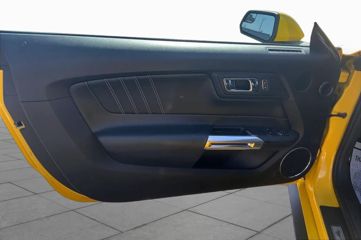 Used 2015 Ford Mustang Premium RWD image 20