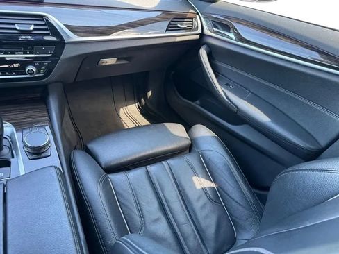 Used 2019 BMW 530i xDrive w/ Convenience Package AWD/4WD image 21