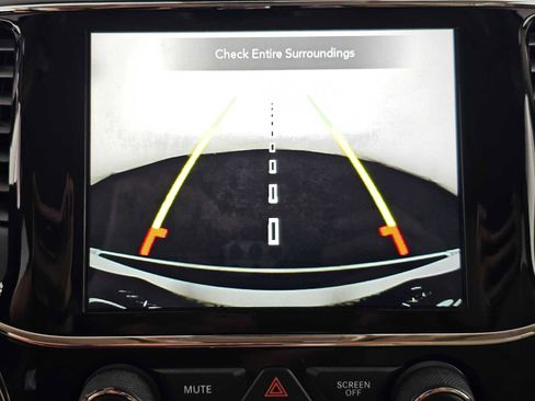 Used 2021 Jeep Grand Cherokee Limited w/ Luxury Group II image 26