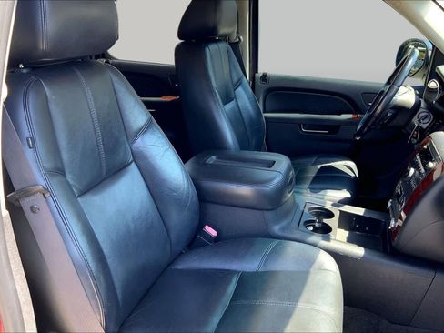 Used 2011 Chevrolet Tahoe LT w/ Texas Edition RWD image 8