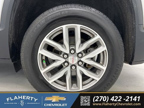 Used 2018 GMC Acadia SLE image 20