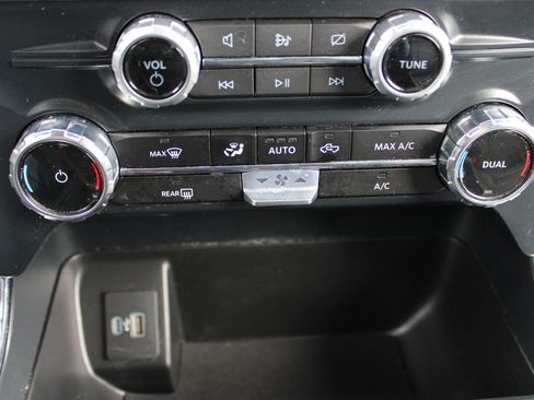 Used 2024 Ford F150 XLT w/ Mobile Office Package image 27