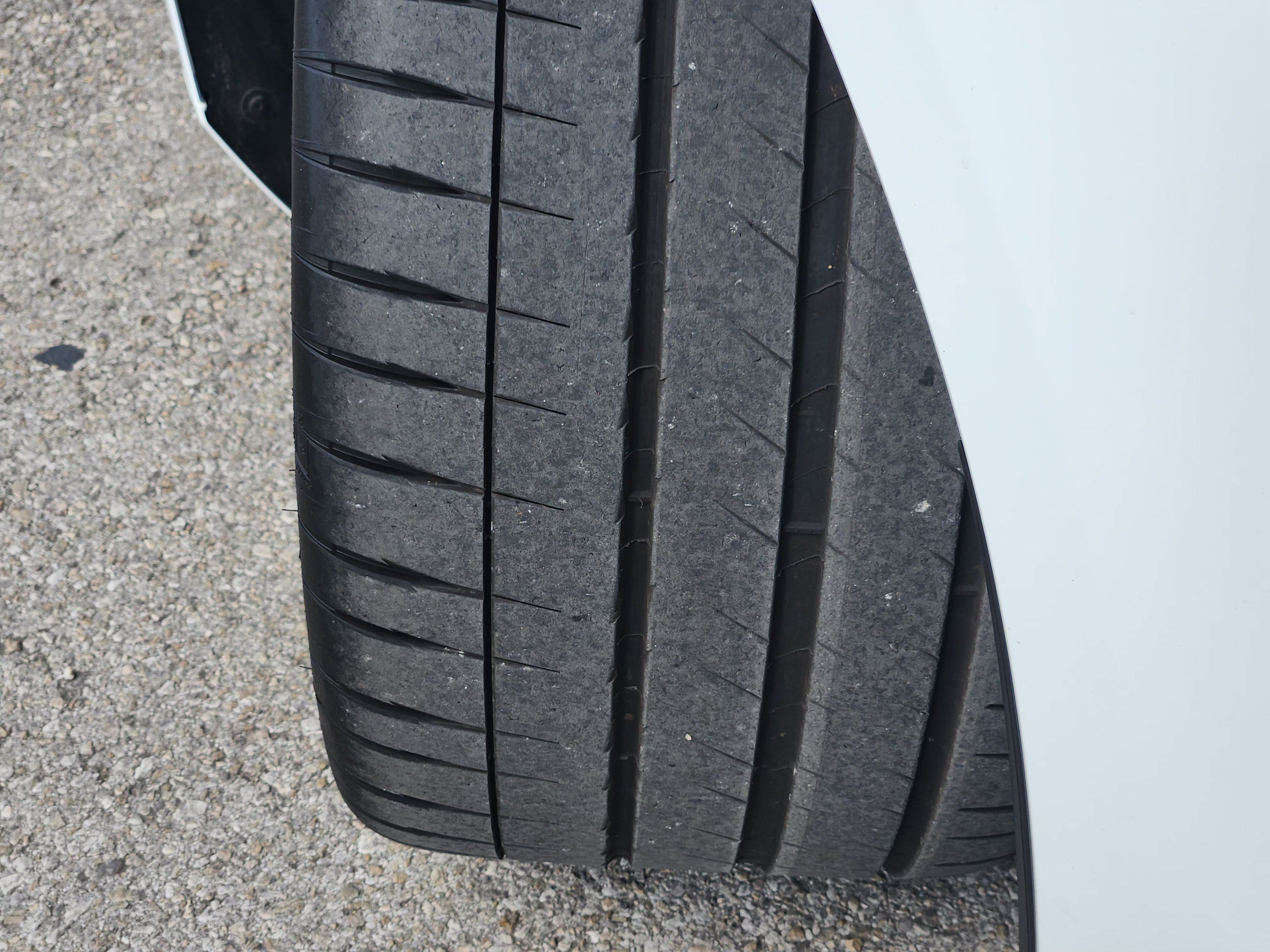 Used 2025 Chevrolet Corvette Z06 RWD image 11