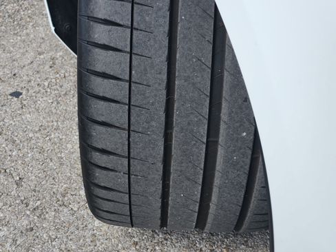 Used 2025 Chevrolet Corvette Z06 RWD image 11
