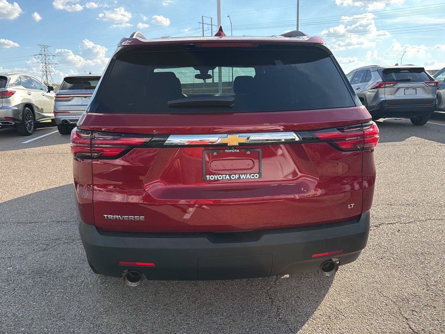 Used 2023 Chevrolet Traverse LT FWD image 6