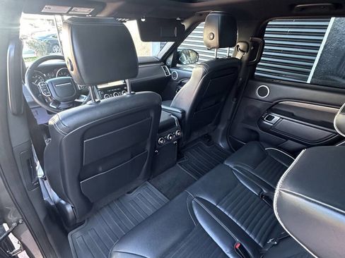 Used 2017 Land Rover Discovery HSE image 13