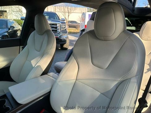 Used 2024 Tesla Model X AWD/4WD image 11