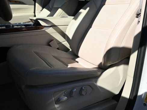 Used 2025 Cadillac Escalade Sport Platinum w/ LPO, ONYX Package image 19