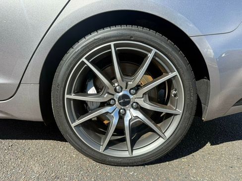 Used 2025 Genesis G70 2.5T image 8