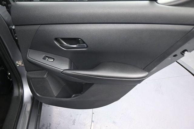 Used 2024 Nissan Sentra SV FWD image 15