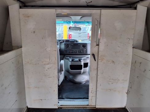 Used 2015 Ford E-350 and Econoline 350 Super Duty w/ Power Windows & Locks Group RWD image 20
