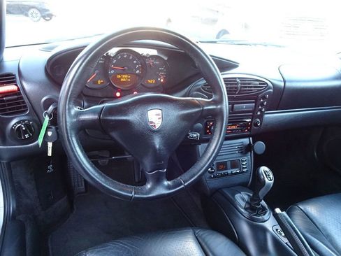 Used 2001 Porsche Boxster image 23