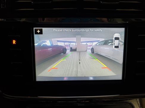 Used 2017 Lincoln Continental Select w/ Climate Package image 20