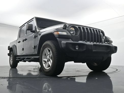 Used 2020 Jeep Gladiator Sport w/ Quick Order Package 24S AWD/4WD image 18