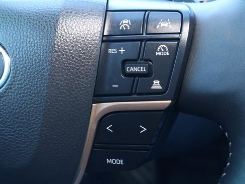 Used 2025 Toyota Crown Signia XLE image 26