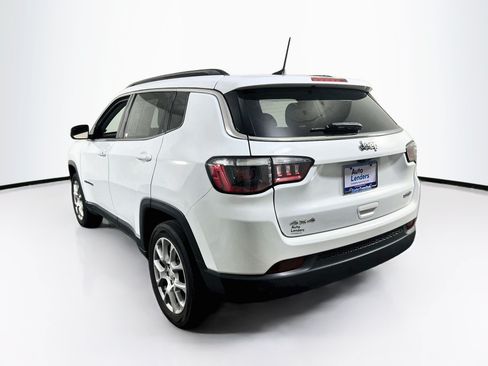 Used 2022 Jeep Compass Latitude w/ Sun and Sound Group AWD/4WD image 7