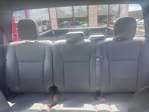Used 2018 Ford F150 XL w/ Equipment Group 101A Mid AWD/4WD image 12