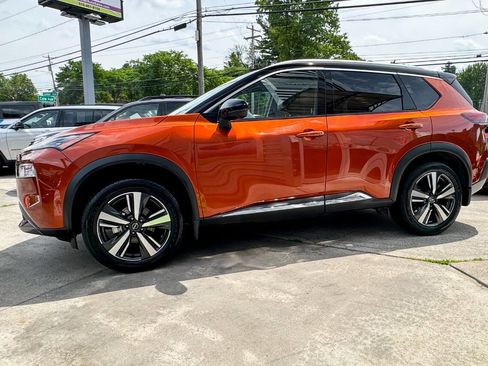 Used 2022 Nissan Rogue SL w/ SL Premium Package image 6