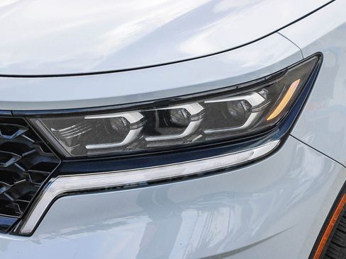 Used 2023 Kia Sorento SX image 5