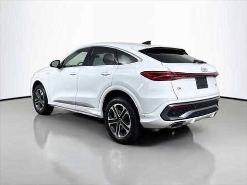 Certified 2025 Audi Q5 Premium w/ Convenience Package AWD/4WD image 3