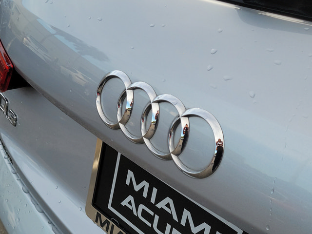 Used 2018 Audi Q3 2.0T Premium Plus w/ Premium Plus Package FWD image 5