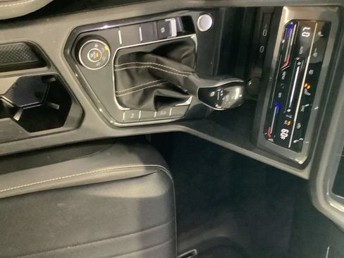 Used 2023 Volkswagen Tiguan SE R-Line AWD/4WD image 18