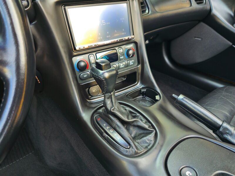 Used 2000 Chevrolet Corvette Convertible w/ Memory Pkg RWD image 24