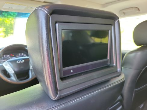 Used 2016 INFINITI QX80 Luxe w/ 22" Wheel Package image 12