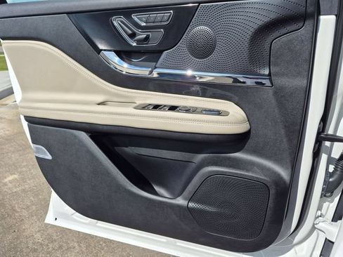 Certified 2026 Lincoln Corsair Premiere AWD/4WD image 13