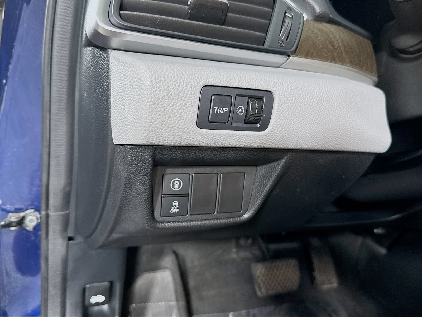 Used 2018 Honda Accord EX image 11