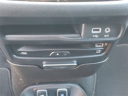 Certified 2020 Chrysler Pacifica Limited image 21