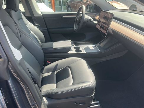 Used 2023 Tesla Model Y AWD image 8
