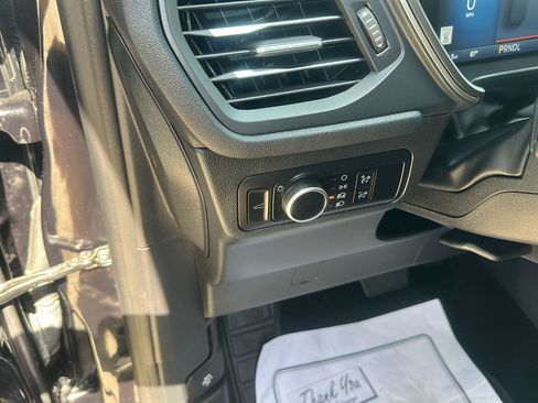 Used 2023 Ford Escape Active w/ Tech Pack #1 AWD/4WD image 22