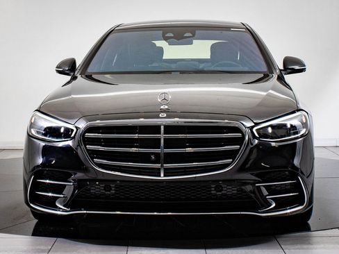 Certified 2022 Mercedes-Benz S 500 4MATIC image 2