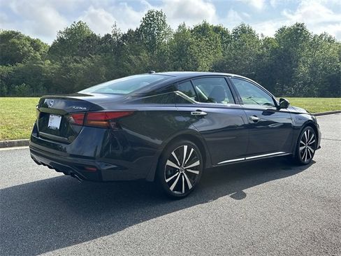Certified 2019 Nissan Altima 2.5 Platinum image 8