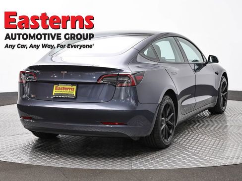Used 2023 Tesla Model 3 Standard Range image 5