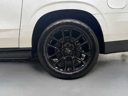 New 2026 Chevrolet Suburban High Country image 39