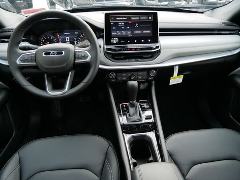 New 2026 Jeep Compass Limited image 8