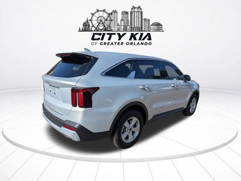 New 2026 Kia Sorento LX FWD image 6