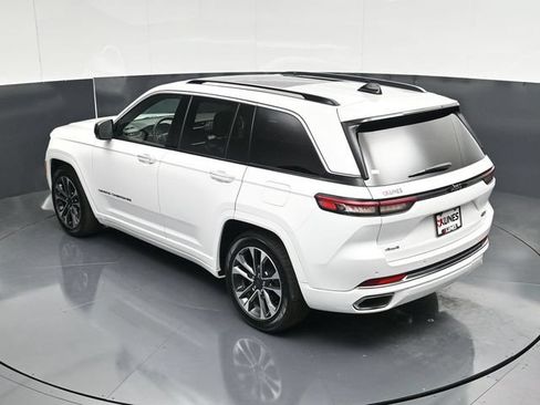 Used 2023 Jeep Grand Cherokee Overland AWD/4WD image 57
