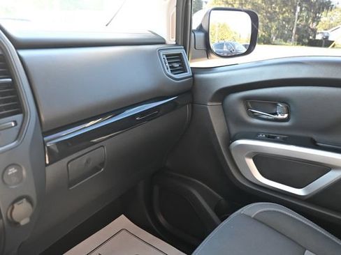 Used 2024 Nissan Titan SV AWD/4WD image 27