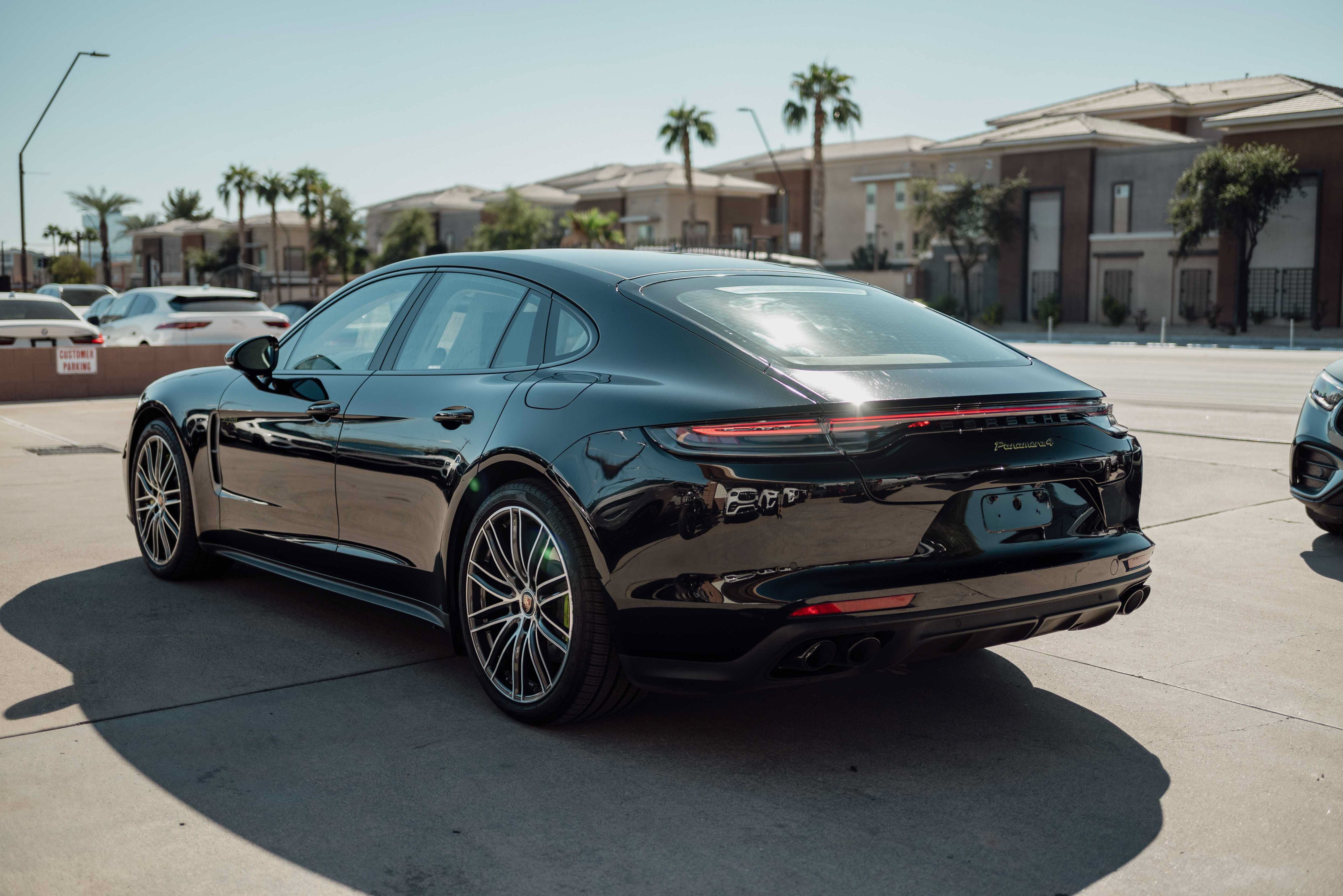 Used 2023 Porsche Panamera 4 Platinum Edition AWD/4WD image 5