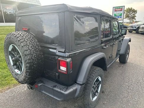 Used 2022 Jeep Wrangler Unlimited Rubicon AWD/4WD image 5