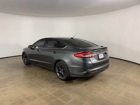 Used 2018 Ford Fusion SE w/ Equipment Group 201A image 14