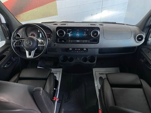 Used 2022 Mercedes-Benz Sprinter 3500 image 38