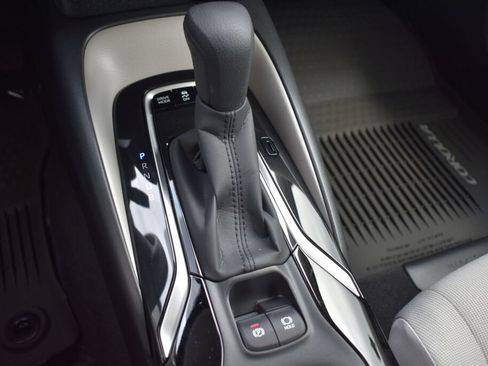 Certified 2021 Toyota Corolla LE FWD image 13