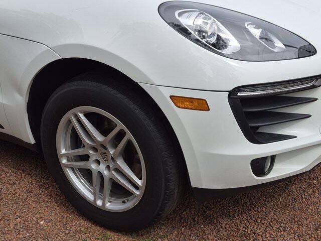 Used 2018 Porsche Macan AWD/4WD image 7