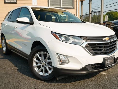 Used 2020 Chevrolet Equinox LT w/ Driver Convenience Package FWD image 3