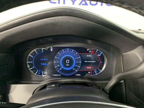Used 2018 Cadillac Escalade Platinum RWD image 22