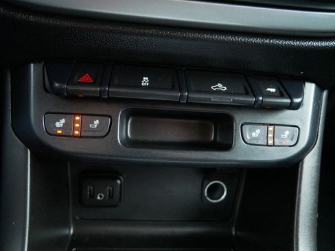 Used 2019 Chevrolet Colorado LT w/ LT Convenience Package image 21